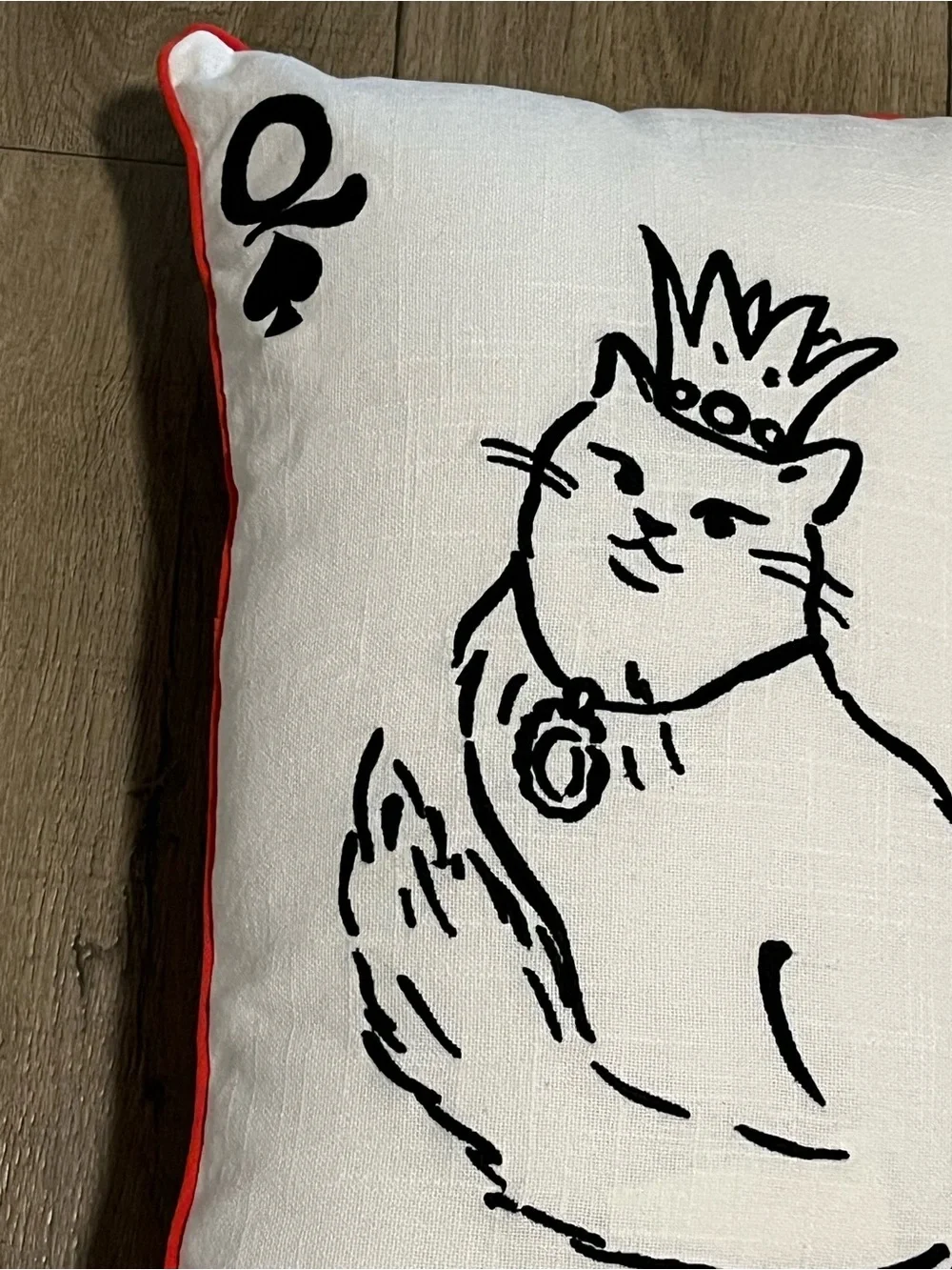 KATE SPADE QUEEN OF SPADES THROW PILLOW CAT WITH CROWN Feminine Sassy Cat
